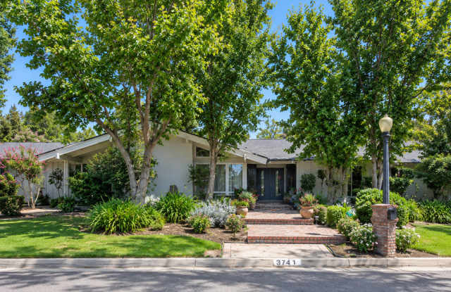 Spacious Single Living 4BR Pool Home in Fresno! photos photos