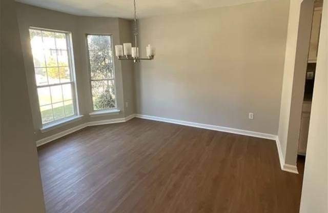 5310 Lakebrooke Run Gallery 2