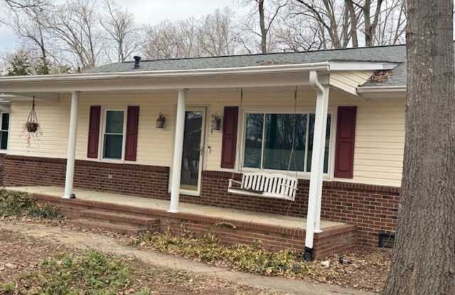 Nice 3bedroom home with fenced yard photos photos