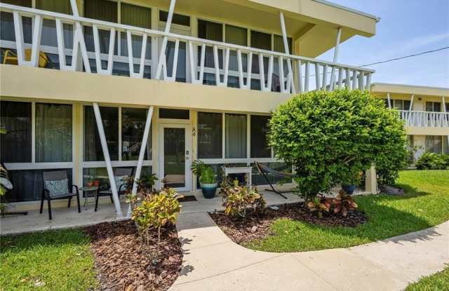 2755 NE 28th Ave photos photos