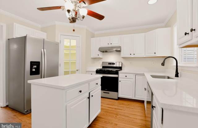 706 SHALLOW RIDGE Court Gallery 2