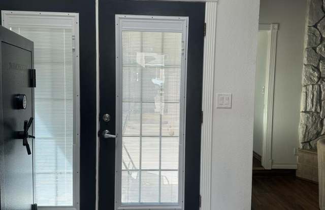 4905 Melville Dr Gallery 2