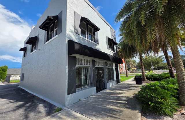 217 S OAK Avenue Gallery 2
