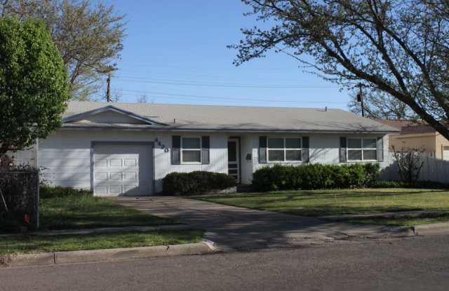 PRE -LEASING COLLEGE PROPERTY FOR AUGUST 1ST! 4 Bedroom/2 Bath/ 1-Car Garage photos photos