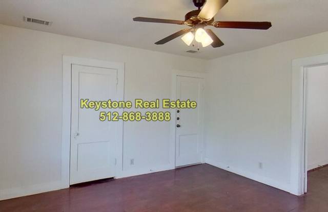 1607 South Austin Avenue Gallery 3