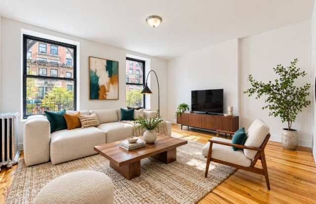1944 Madison Avenue Gallery 1