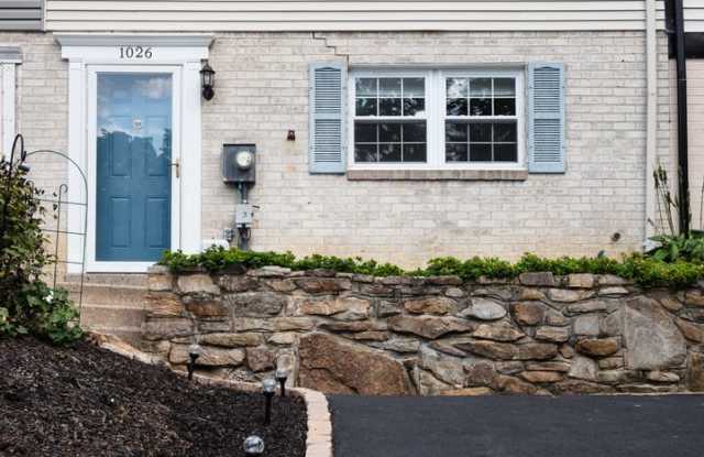 AVAILABLE FOR SHOWING 3BR/1.5BA Gallery 3