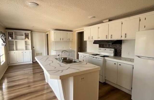 18797 Hilltop Drive photos photos