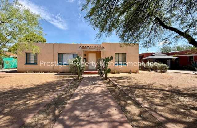 Spacious With Vintage Charm- 2/1 Centrally Located and Waiting For You! photos photos Spacious With Vintage Charm- 2/1 Centrally Located and Waiting For You! photos photos
