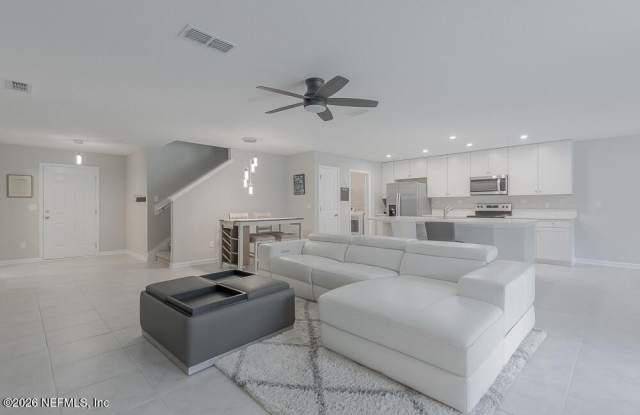 4948 BIG PINE Drive Gallery 2
