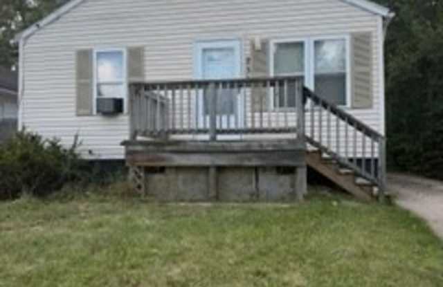 Cute Pontiac 2 Bedroom! Gallery 1
