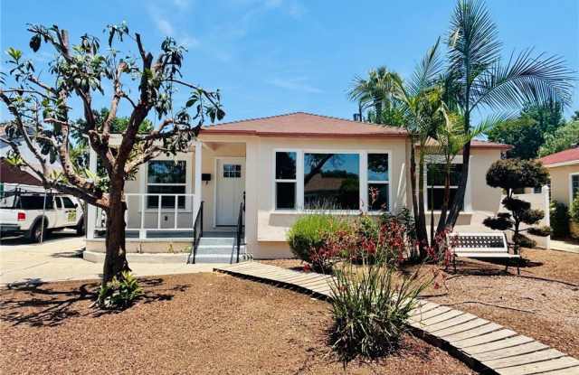 6533 Balcom Avenue photos photos