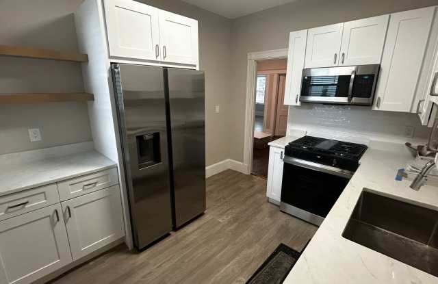 Newly renovated 3 Bed 1 Bath available NOW photos photos