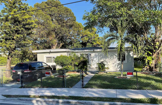 642 NW 14th Way photos photos