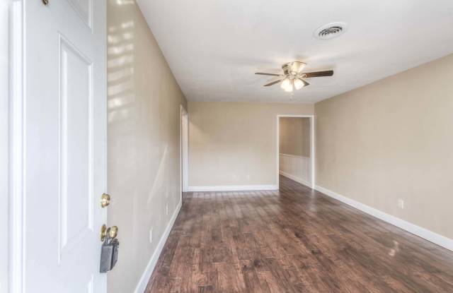 102 W Atlanta photos photos