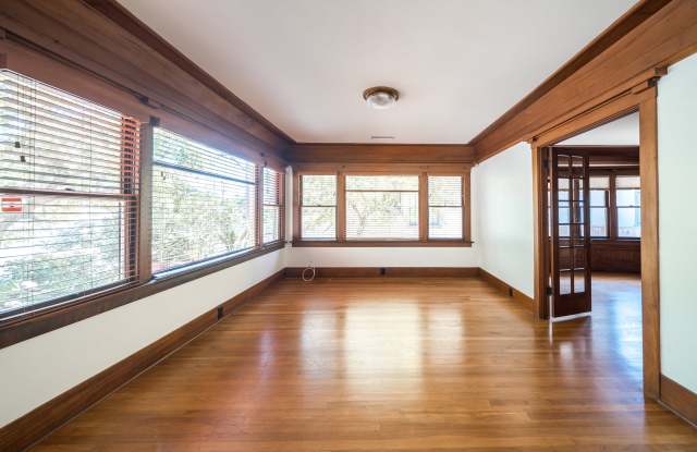 3924 Alameda Place Gallery 3
