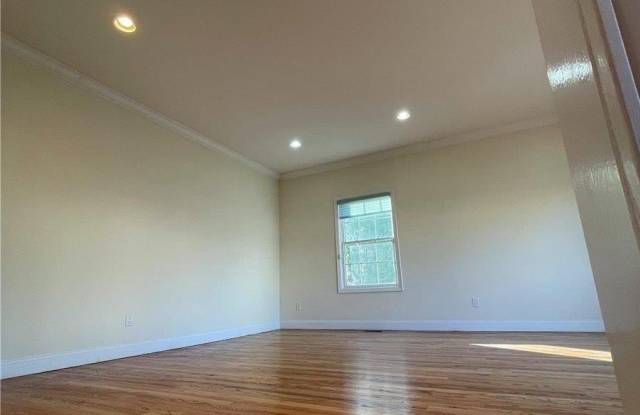 26 Slocum Avenue Gallery 4