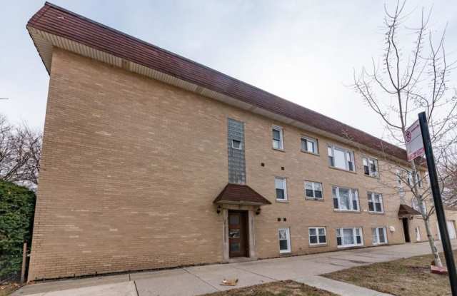 3058 N Kostner photos photos