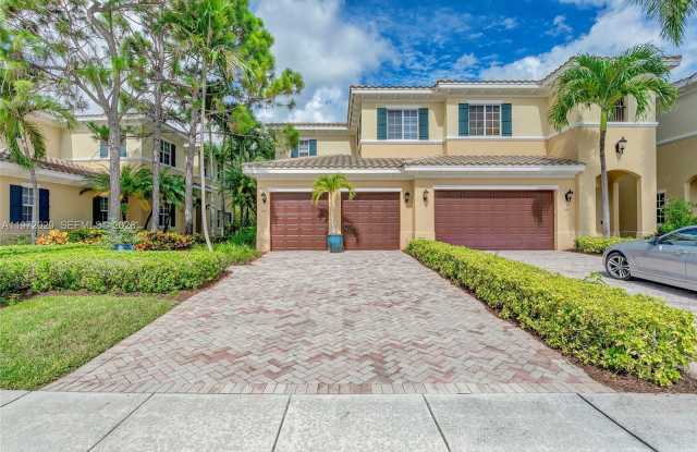 345 Chambord Ter photos photos