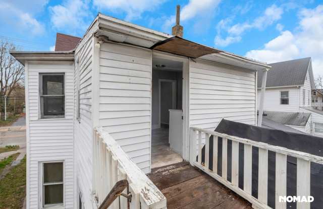 Charming 1BR Duplex in Salem Gallery 1