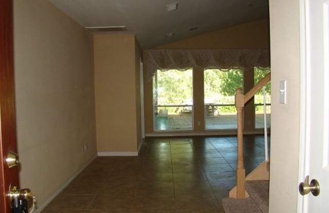 5261 Alta Vista Gallery 4
