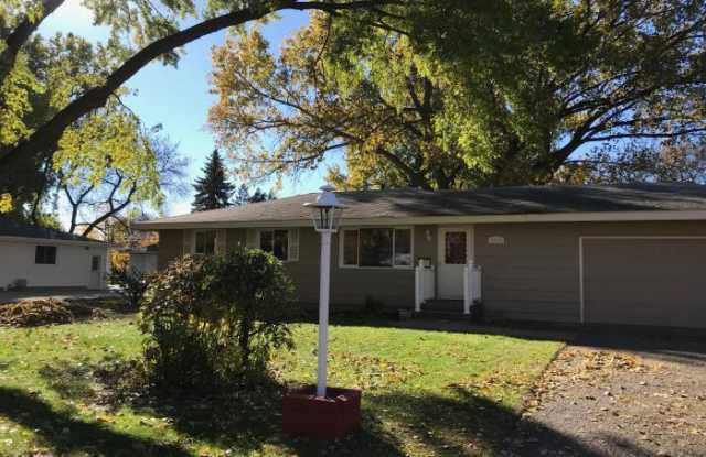 8248 Chicago Avenue - 8248 Chicago Avenue South, Bloomington, MN 55420