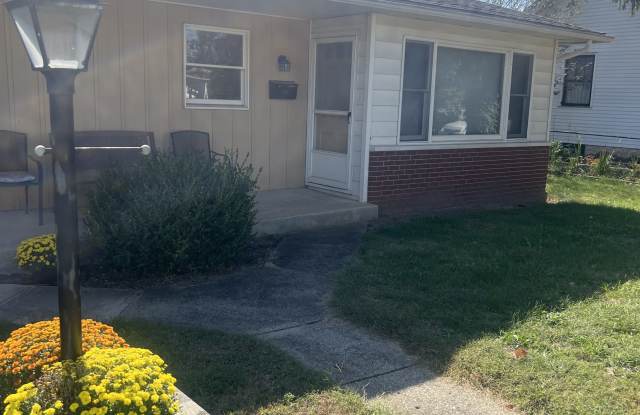 325 East Mound Street - 325 East Mound Street, Circleville, OH 43113