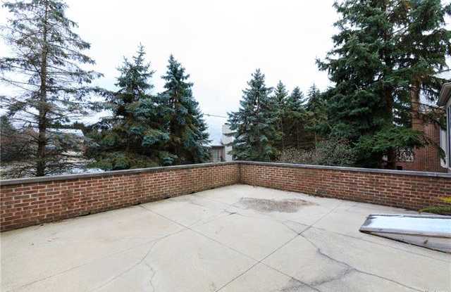 1101 PARK PLACE Court Gallery 3