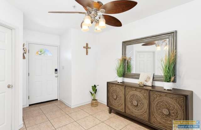 106 Campeche St. Gallery 2