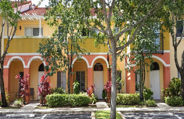 305 S Santa Catalina Cir Gallery 2