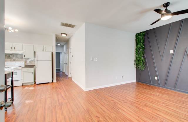 2835 3rd Avenue Southwest - A Gallery 4