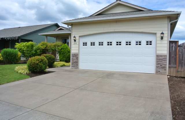 Spacious Single level Home in NE Albany photos photos