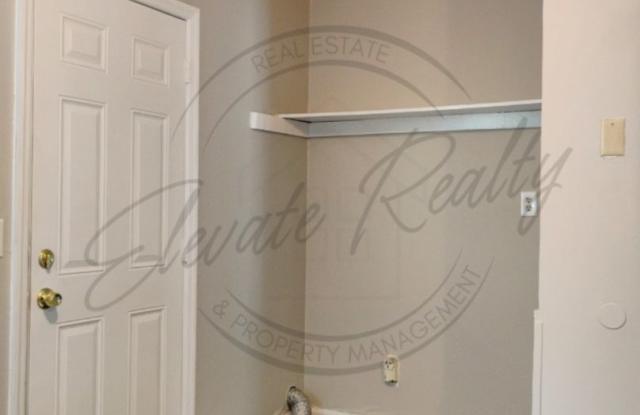 ONE MONTH FREE RENT: Beautiful 2-Bedroom Duplex Near Trinity Hills – Northeast Nashville Gallery 4