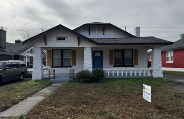 1063 Forrest Ave photos photos