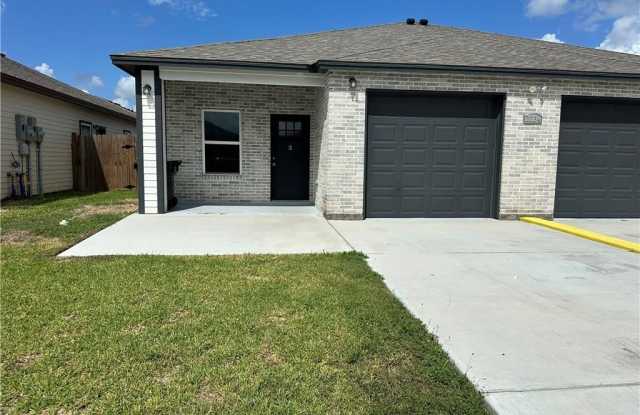 2334 S Valley Circle - 2334 South Valley Circle, Solis, TX 78559
