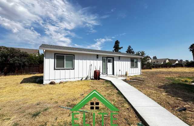Spacious 2 Bedroom, 1 Bathroom ADU in Desirable Sacramento Neighborhood - 8392 Stevenson Avenue, Florin, CA 95828