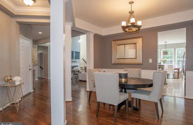 7663 GRAYSONS MILL LN Gallery 4