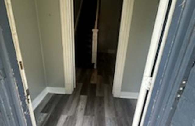 Newly updated 2 bedroom 1 bath apartment for rent Gallery 4
