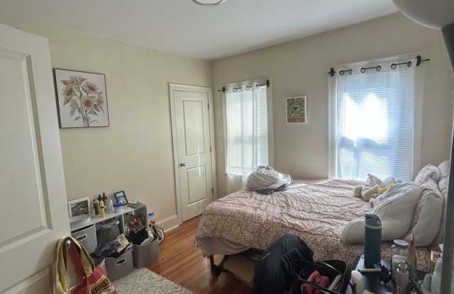 Nicely updated 3 bedroom unit in Brighton Gallery 4