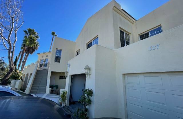 Contemporary Beautiful Spacious 4 bed 3 bath home photos photos