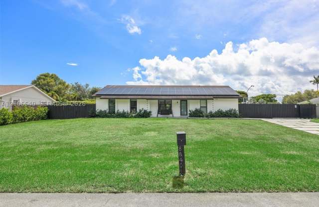 8840 SW 181st Ter Gallery 2