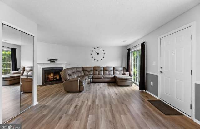 66 CHEVERNY Court - 66 Cheverny Court, Hamilton Township, NJ 08619