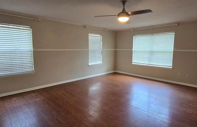 5401 NW 63RD Place Gallery 2