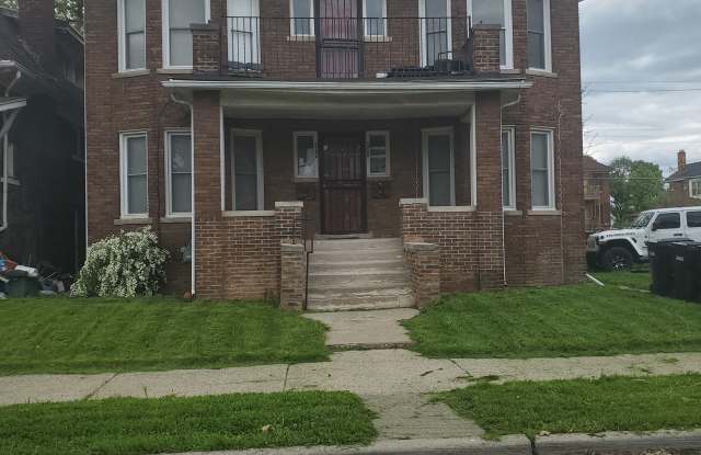 5262 Maplewood Gallery 1