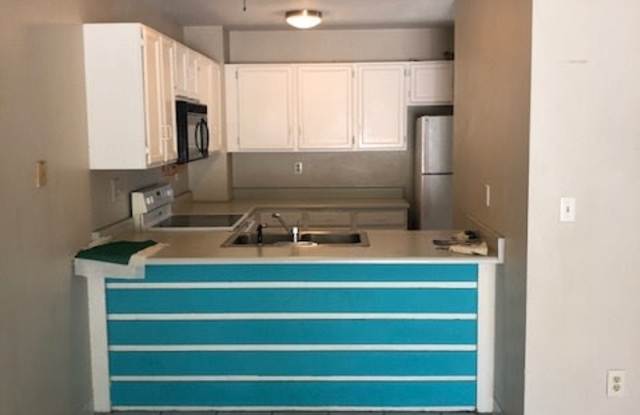 Lovely 3B/2B townhome in Lafayette - Available: August 5, 2024 - 2033 Gyros Circle, Lafayette, CO 80026
