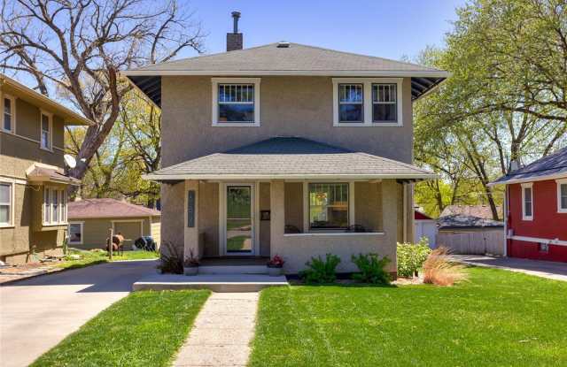 687 28th St photos photos