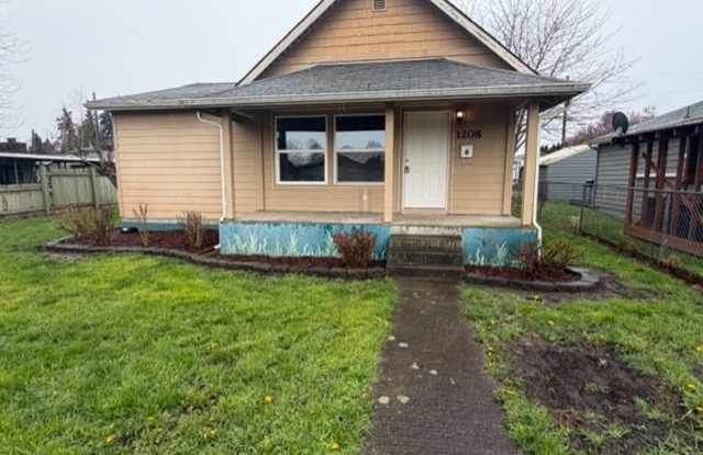 Charming home in Edison District - 1208 J Street, Centralia, WA 98531
