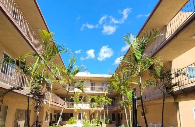 Great 2 Bedroom/2 Bath Condo in Alamitos Beach! - 1625 East Appleton Street, Long Beach, CA 90802