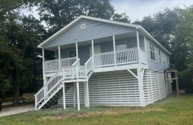 157 West Railroad Street - 157 West Railroad Street, Pass Christian, MS 39571