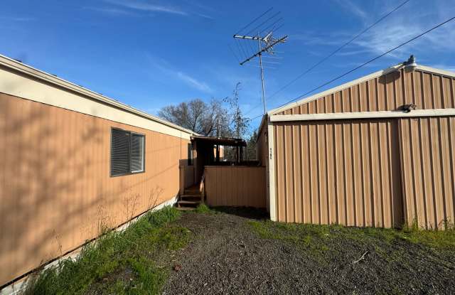 Winston 2 bedroom with large shop photos photos Winston 2 bedroom with large shop photos photos